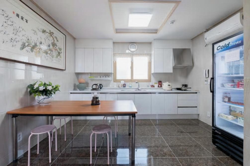 אינצ'ון Hub Guest House מראה חיצוני תמונה